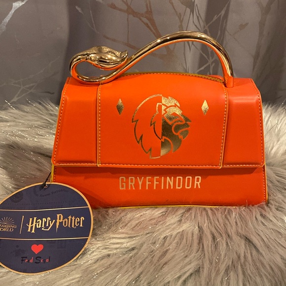 Warner Bros. Handbags - BNWT HARRY POTTER Gryffindor Orange and Gold Crossbody Bag